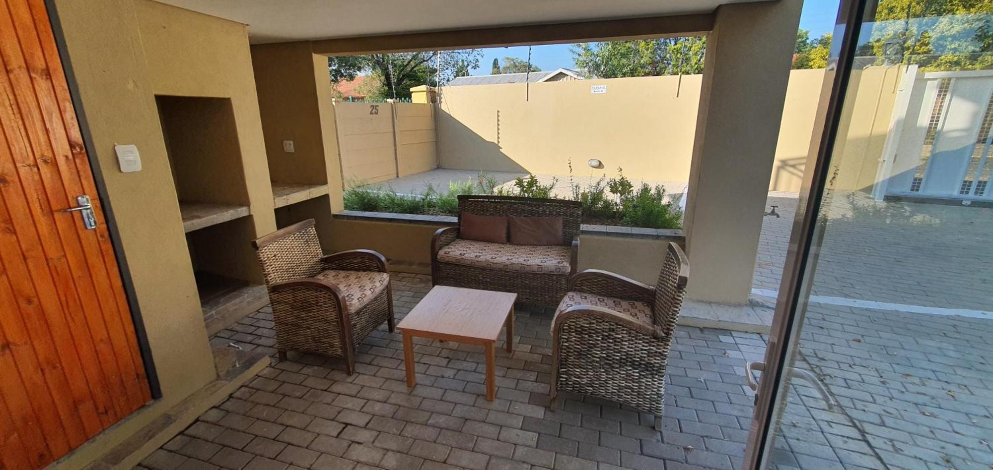 Acacia Lodge Bloemfontein Buitenkant foto