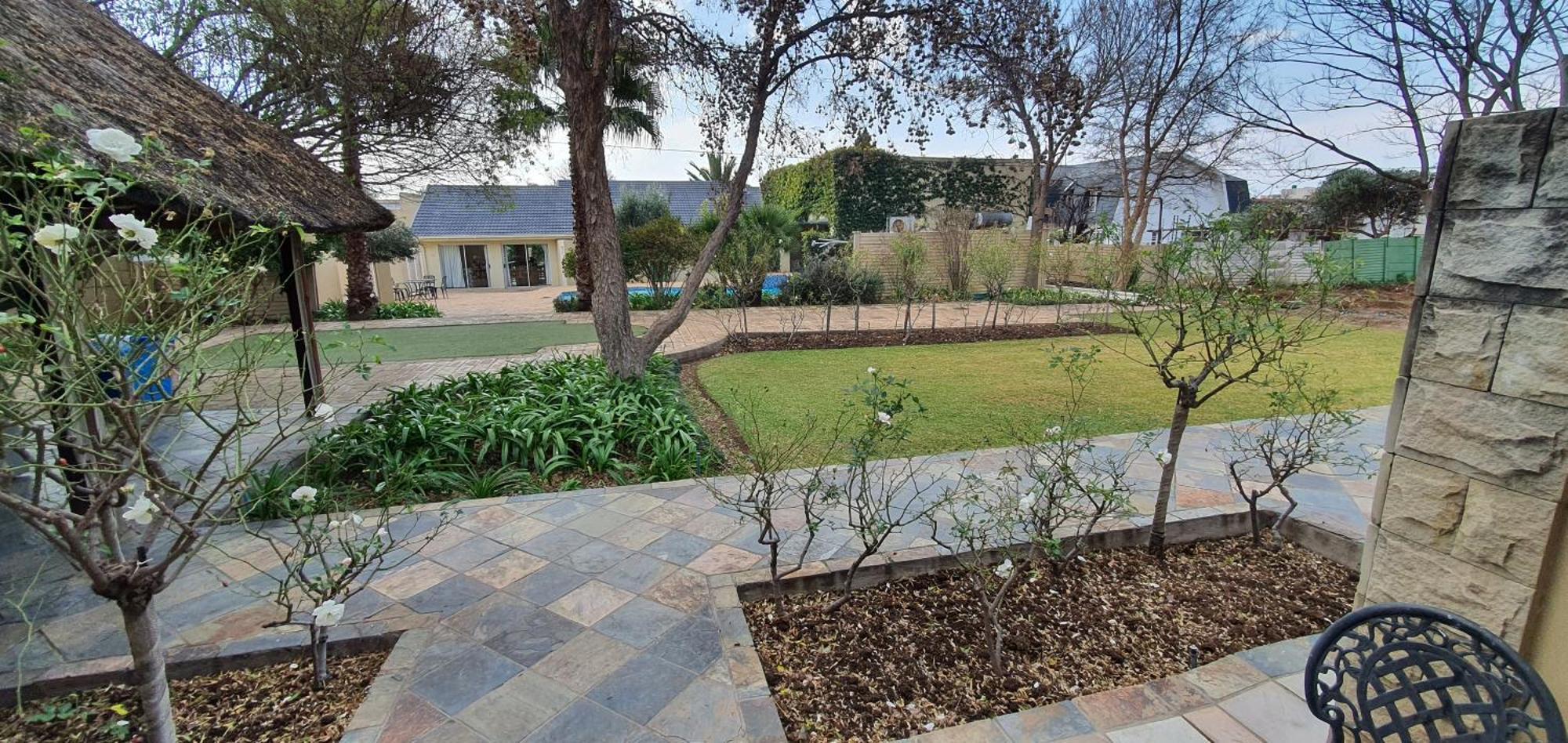 Acacia Lodge Bloemfontein Buitenkant foto