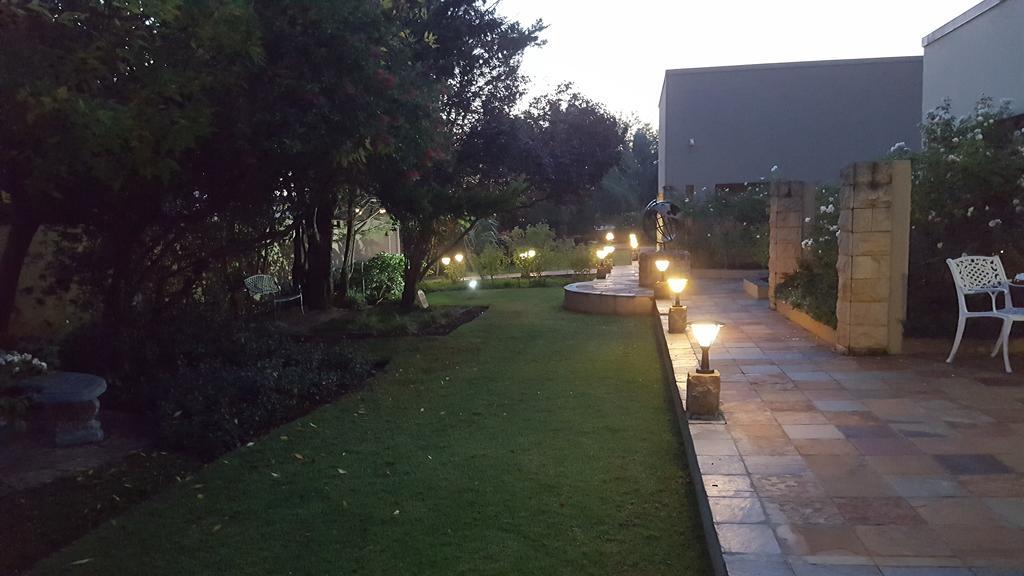 Acacia Lodge Bloemfontein Buitenkant foto