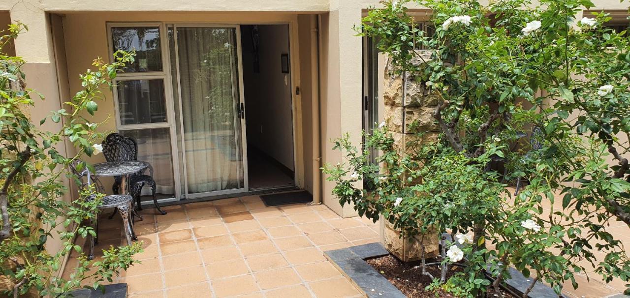 Acacia Lodge Bloemfontein Buitenkant foto