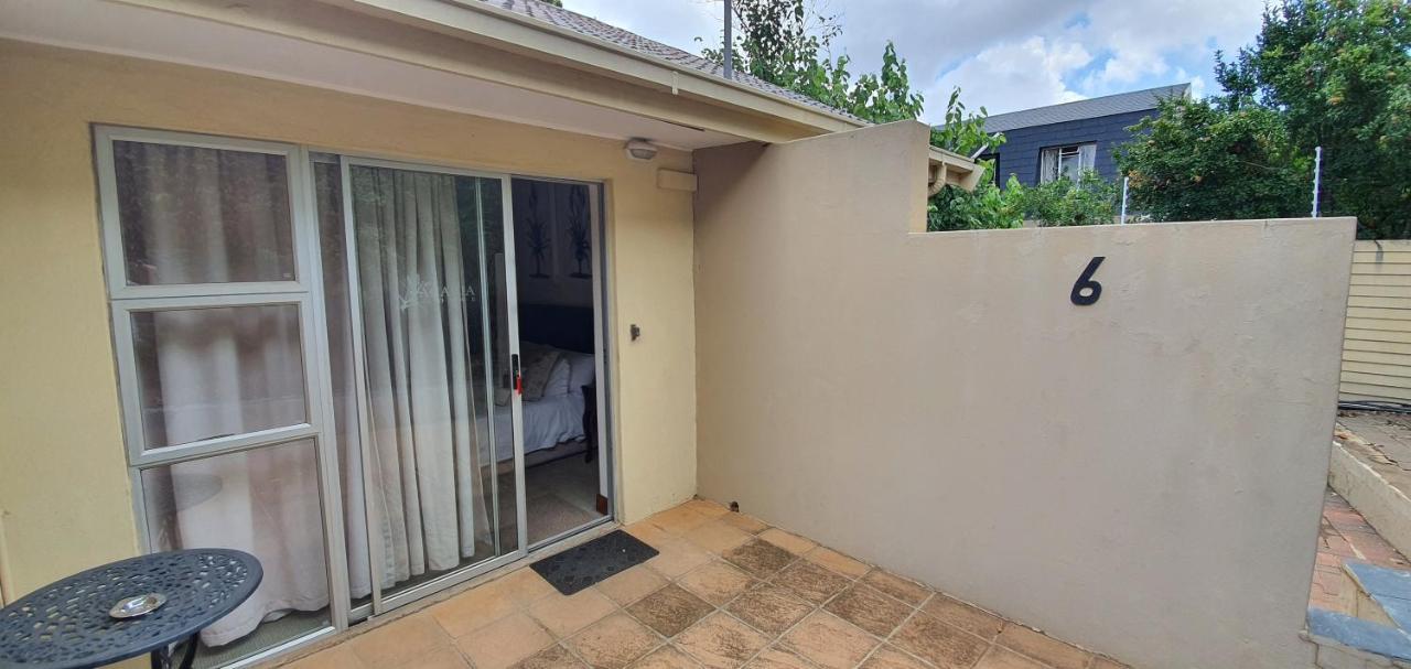 Acacia Lodge Bloemfontein Buitenkant foto