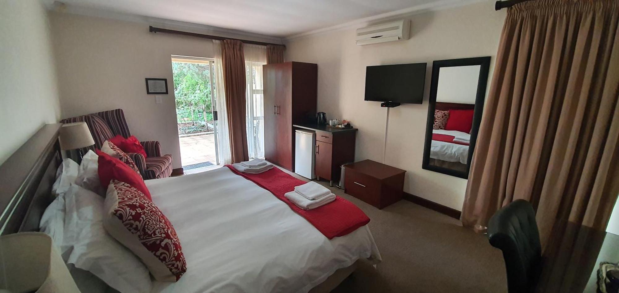 Acacia Lodge Bloemfontein Buitenkant foto