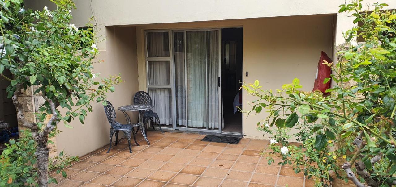 Acacia Lodge Bloemfontein Buitenkant foto